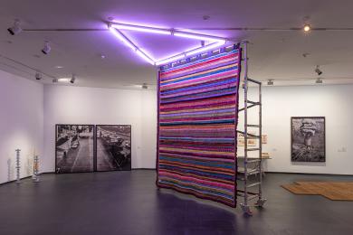 Imagen principal de la obra Tod@sauna, la revolución se hace a golpe de aguja