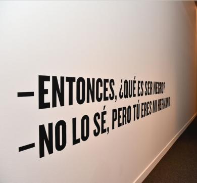 Imagen principal de la obra Y tú, ¿porque eres negro?